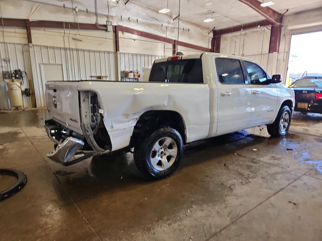 2021 RAM 1500 BIG HORN photo 3