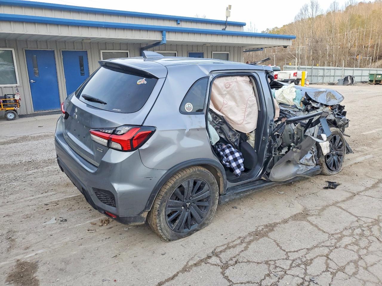 2023 MITSUBISHI OUTLANDER SPORT S/SE photo 3