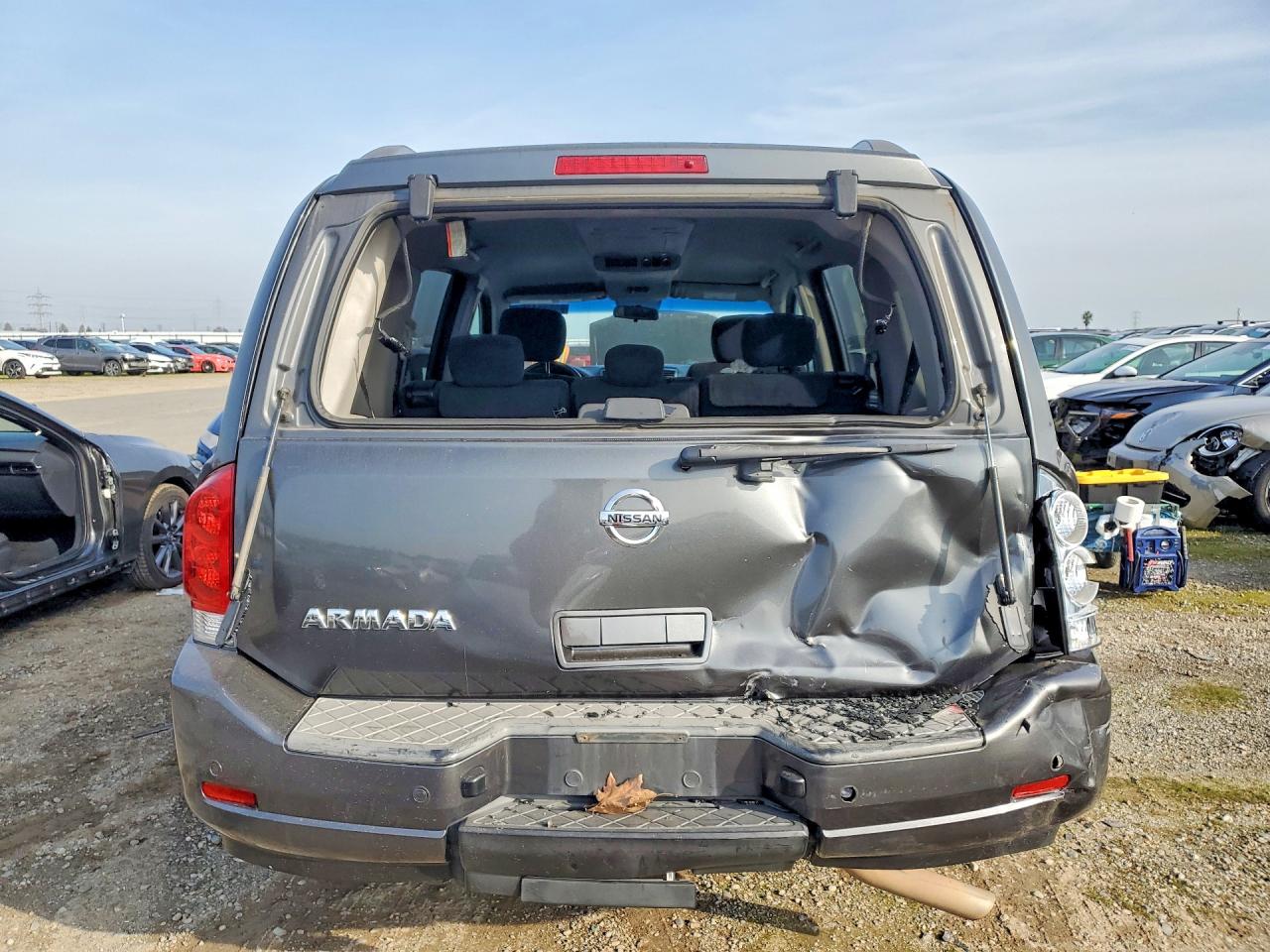 2011 NISSAN ARMADA SV photo 6