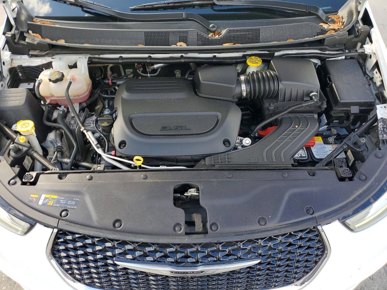 2024 CHRYSLER PACIFICA TOURING L photo 23
