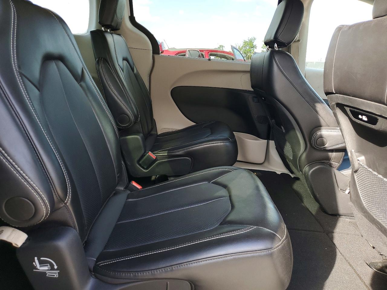 2024 CHRYSLER PACIFICA TOURING L photo 21