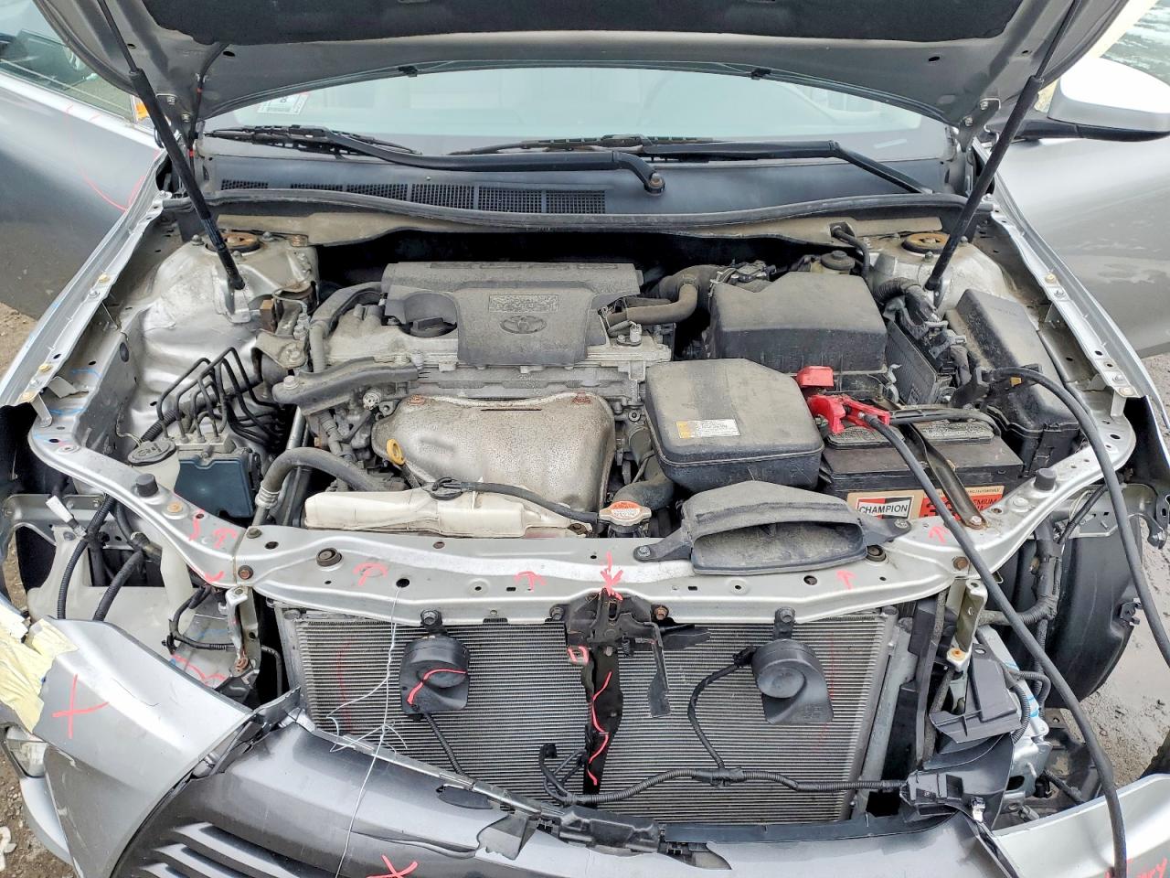 2016 TOYOTA CAMRY LE photo 11