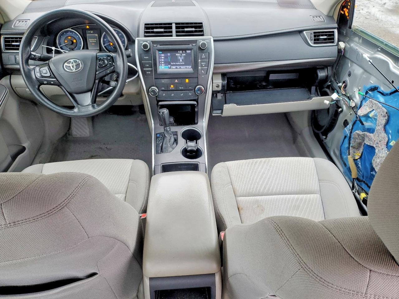 2016 TOYOTA CAMRY LE photo 8