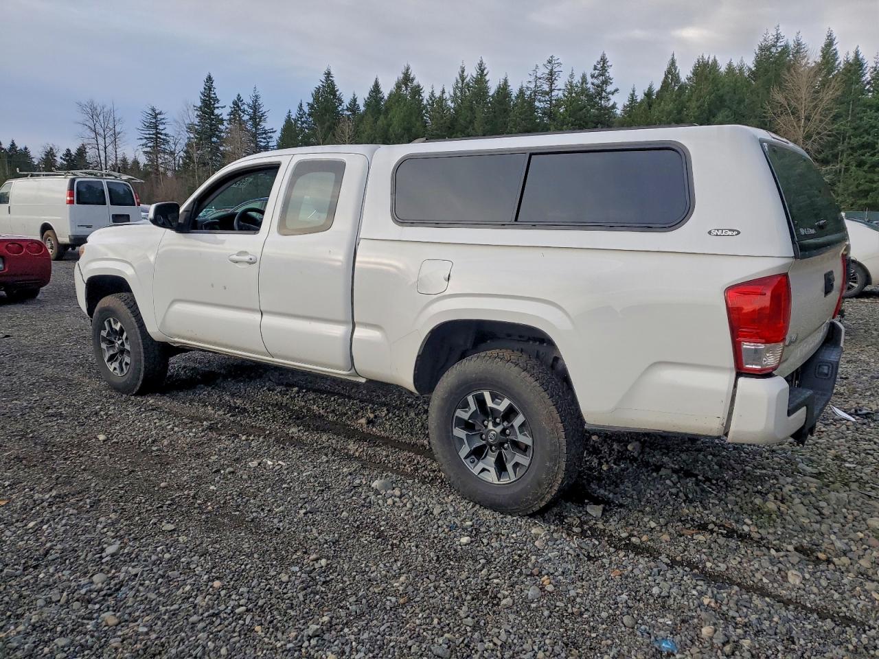 2017 TOYOTA TACOMA ACCESS CAB photo 2