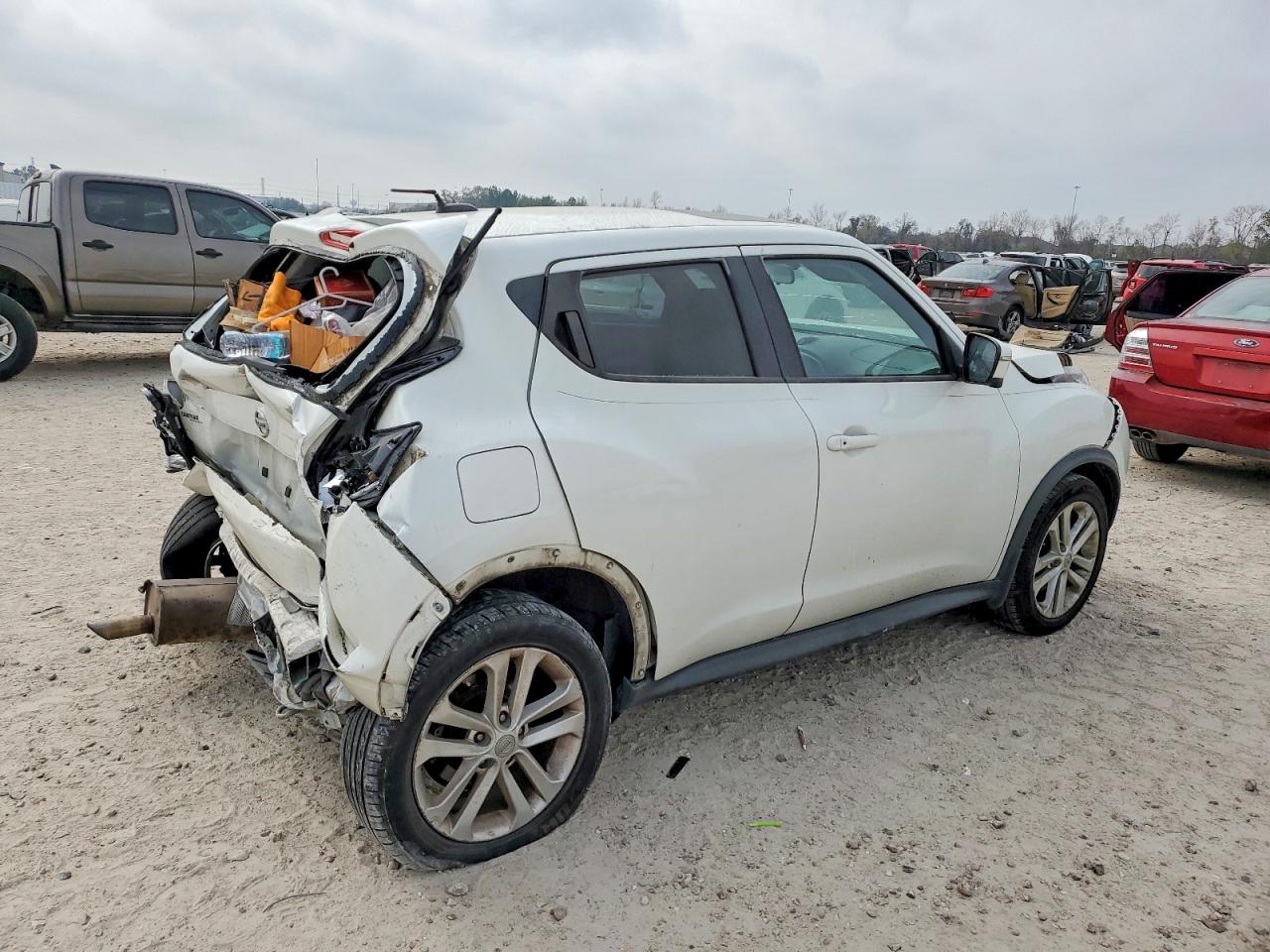 2015 NISSAN JUKE S photo 3
