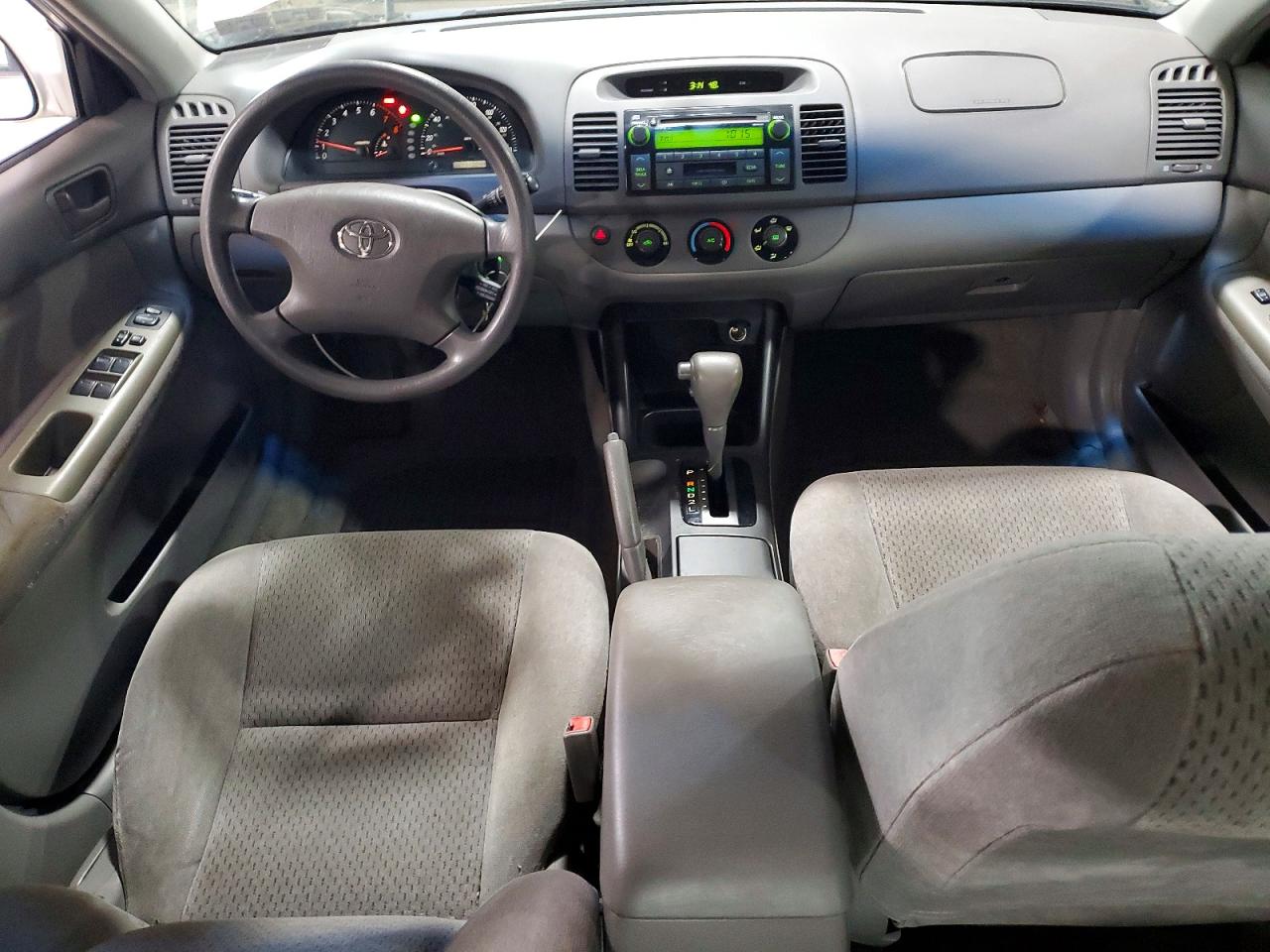 2002 TOYOTA CAMRY LE photo 8