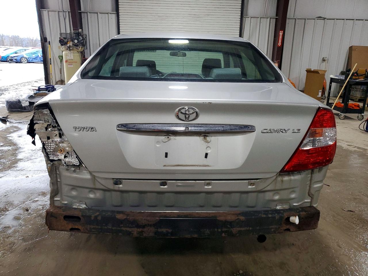 2002 TOYOTA CAMRY LE photo 6