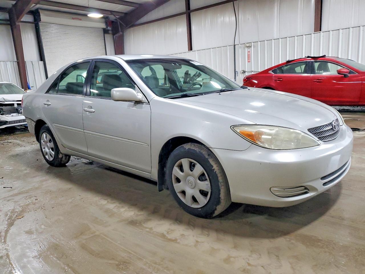 2002 TOYOTA CAMRY LE photo 4