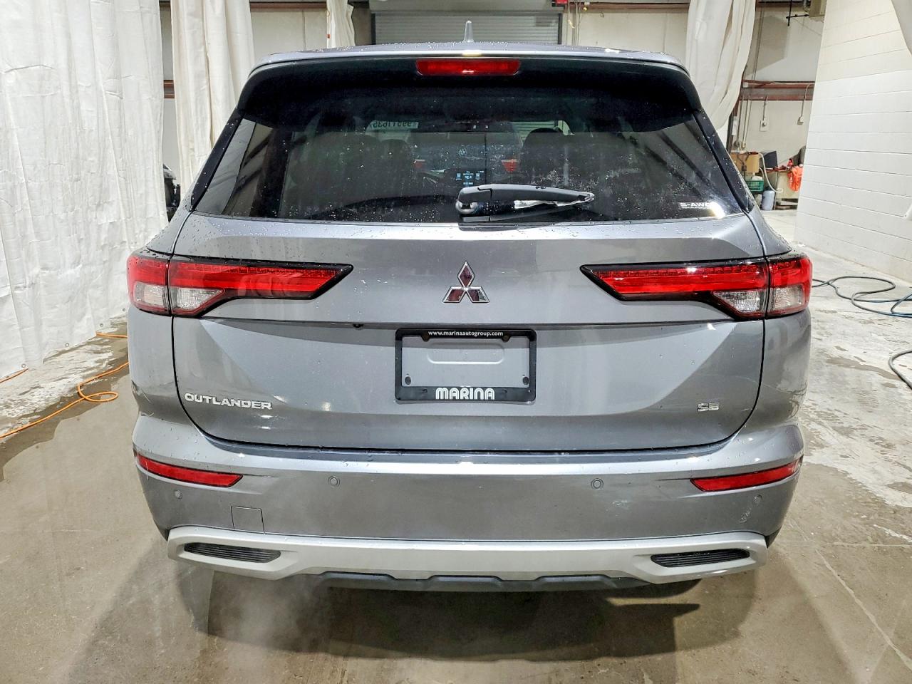 2024 MITSUBISHI OUTLANDER SE photo 6