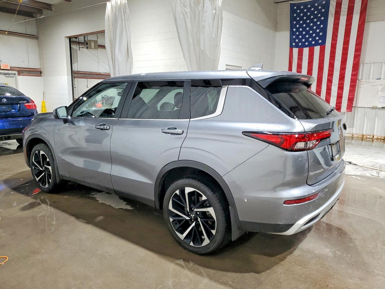2024 MITSUBISHI OUTLANDER SE photo 2