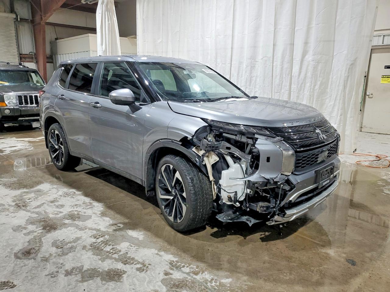 2024 MITSUBISHI OUTLANDER SE photo 4
