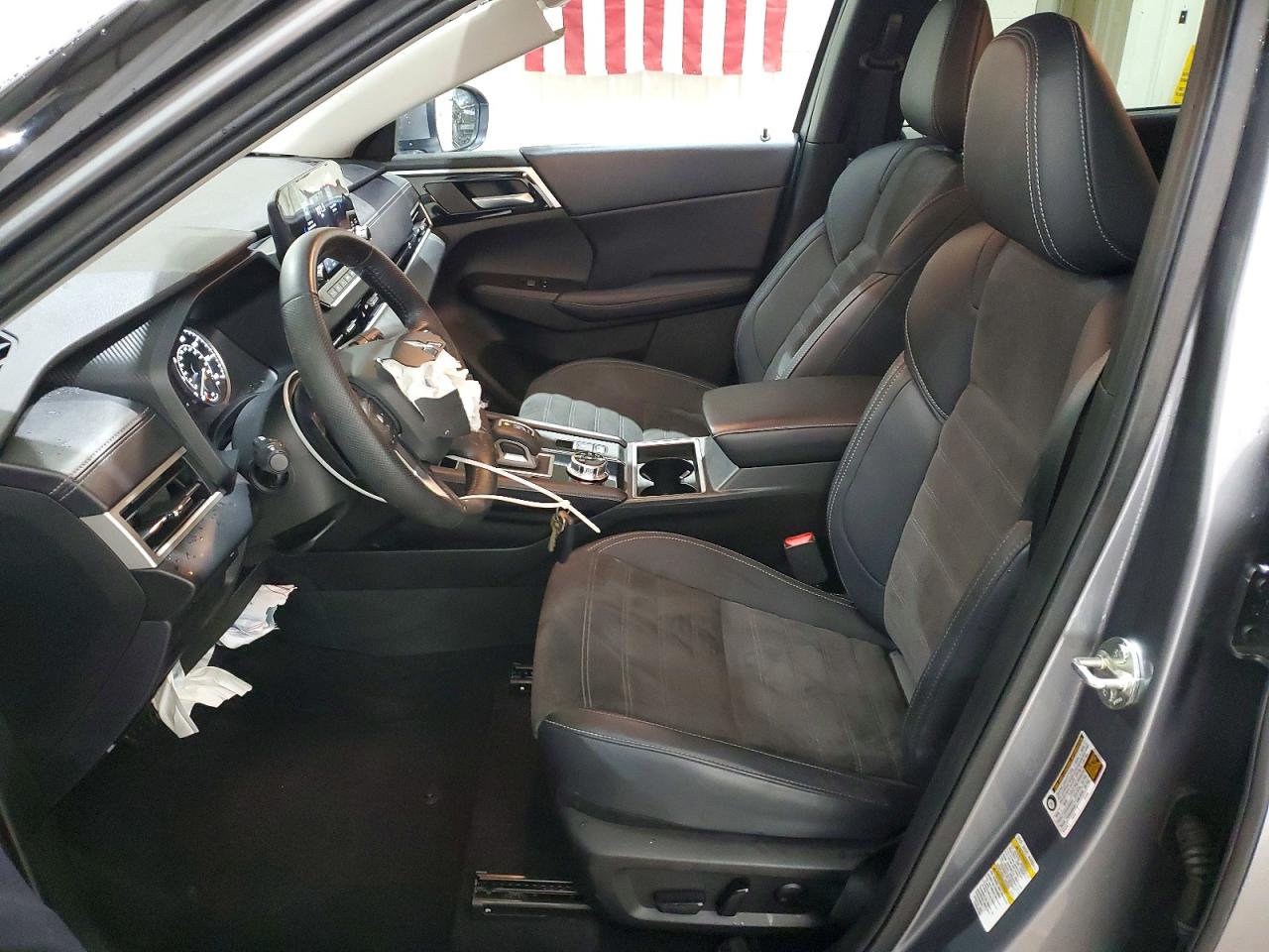 2024 MITSUBISHI OUTLANDER SE photo 7
