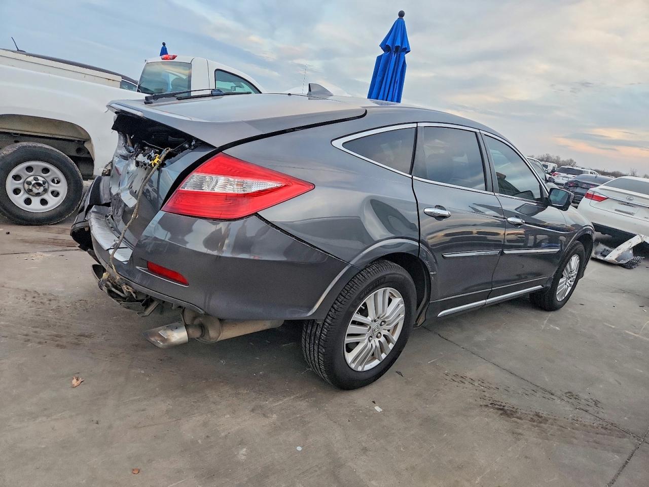 2013 HONDA CROSSTOUR EXL photo 3