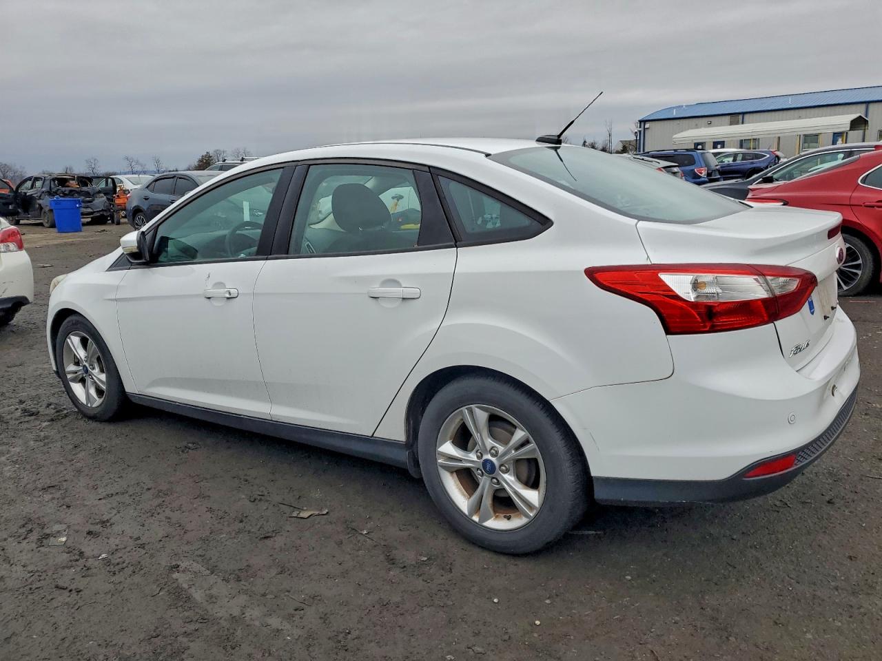 2014 FORD FOCUS SE photo 2