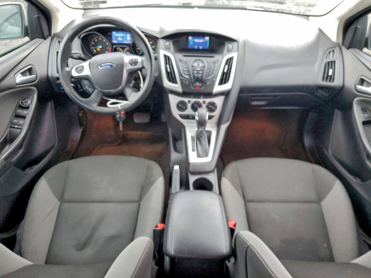 2014 FORD FOCUS SE photo 8
