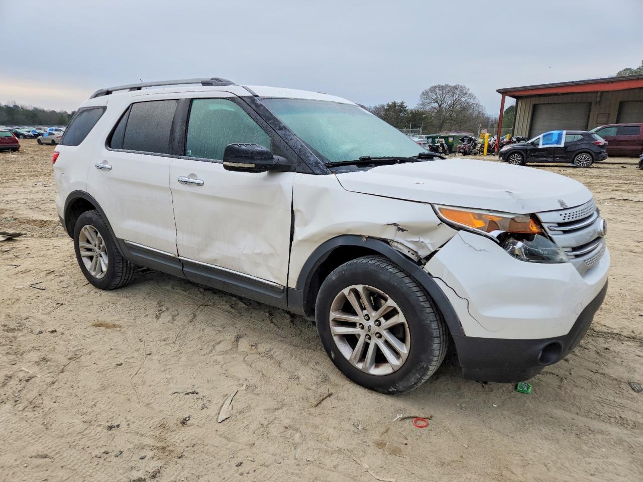 2013 FORD EXPLORER XLT photo 4