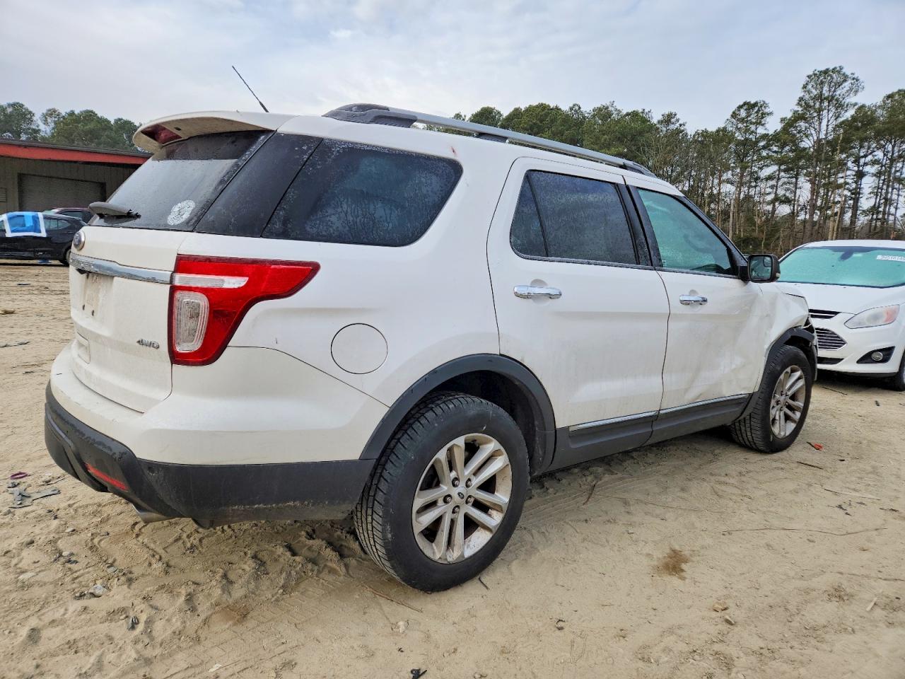 2013 FORD EXPLORER XLT photo 3