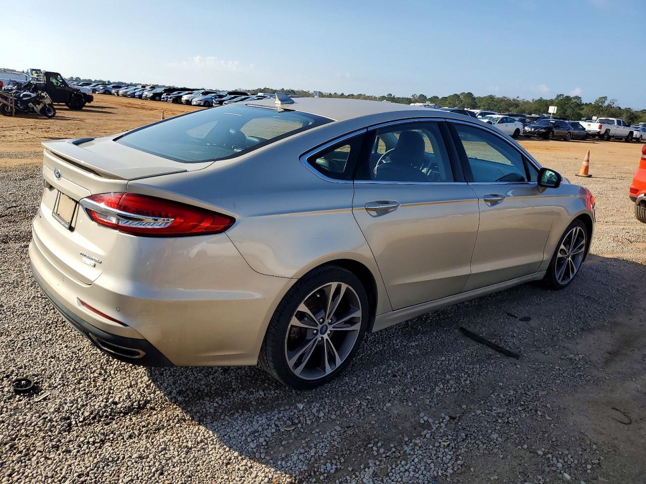 2019 FORD FUSION TITANIUM photo 3