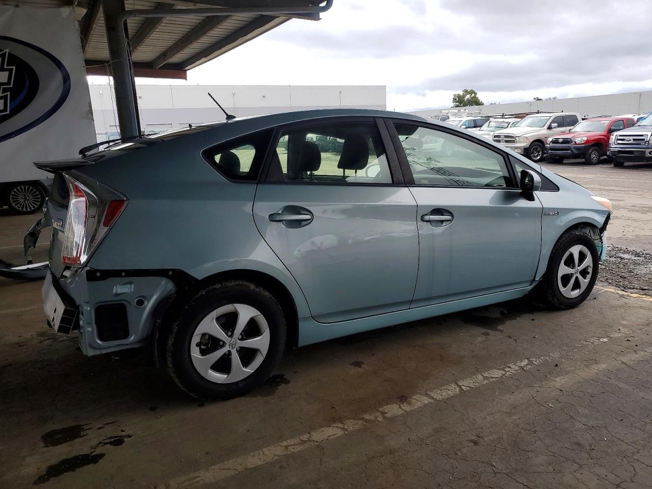 2013 TOYOTA PRIUS photo 3