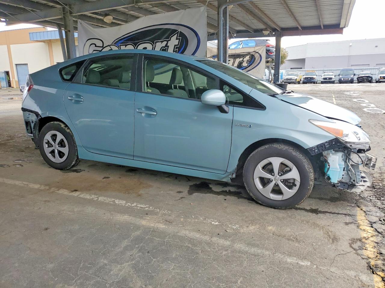 2013 TOYOTA PRIUS photo 4