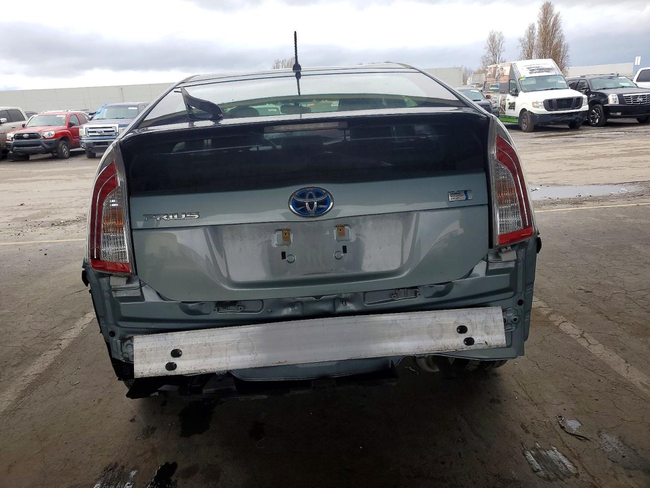 2013 TOYOTA PRIUS photo 6