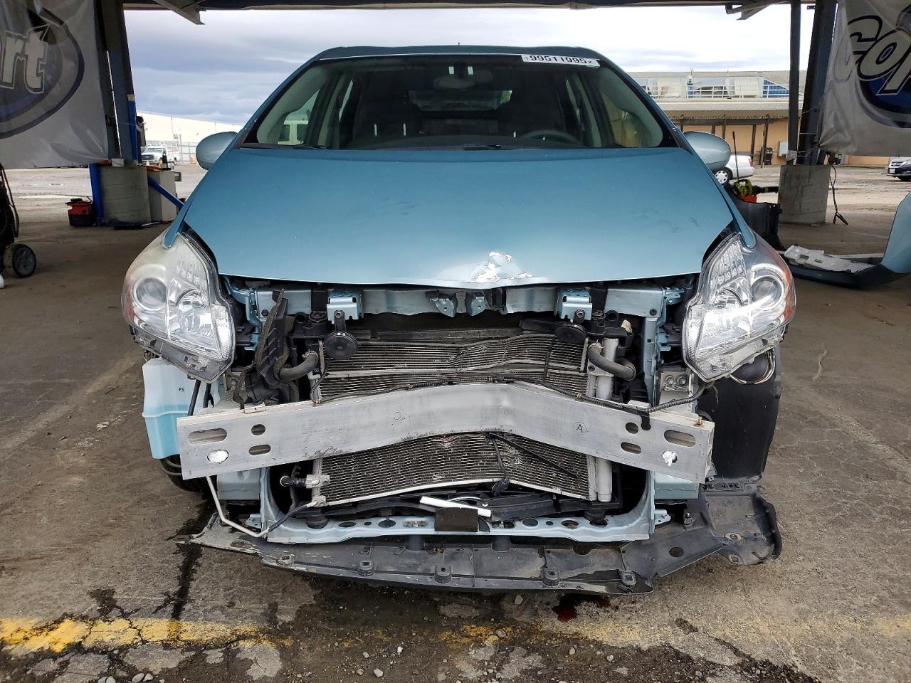 2013 TOYOTA PRIUS photo 5