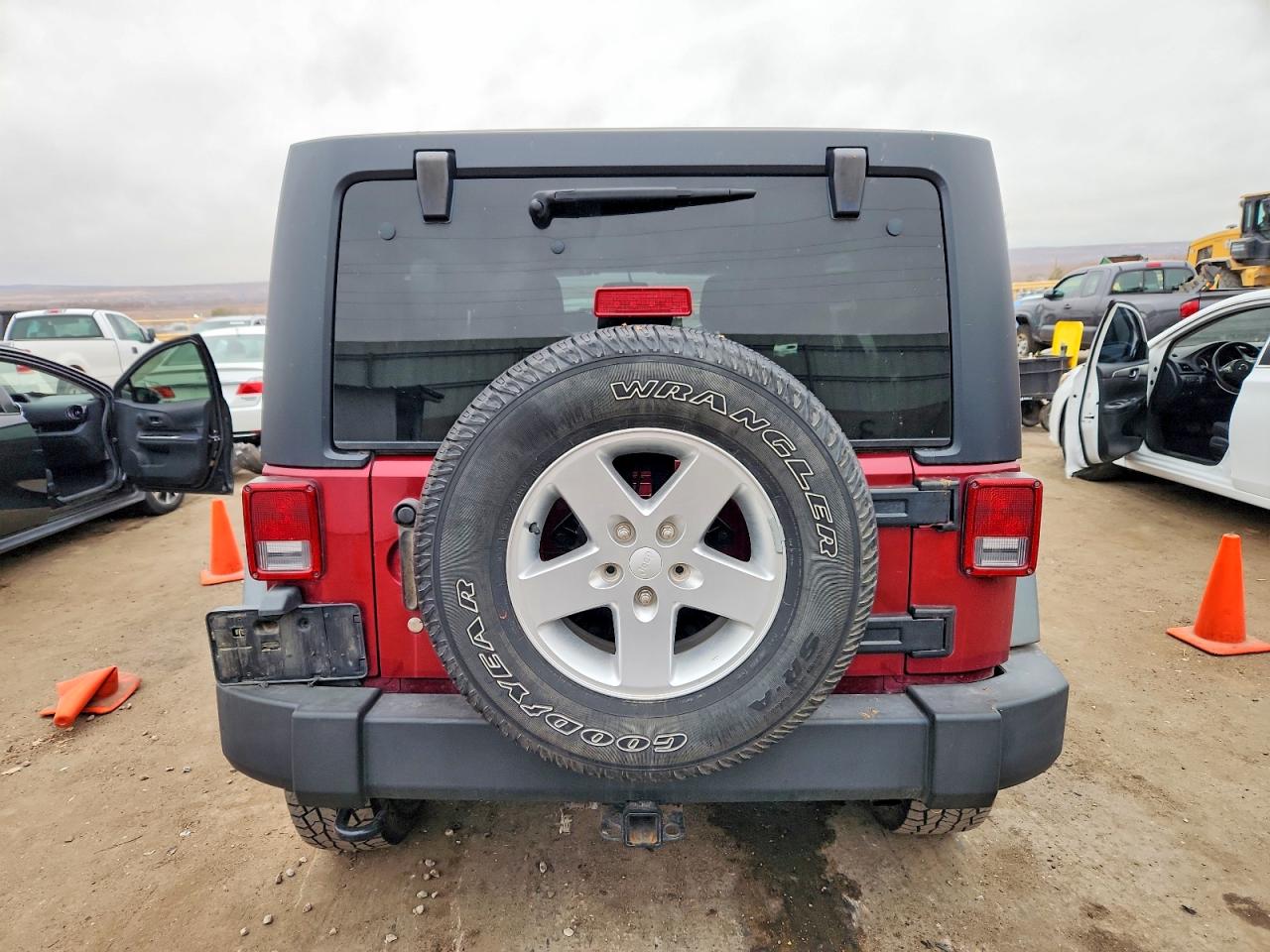 2013 JEEP WRANGLER UNLIMITED SPORT photo 6