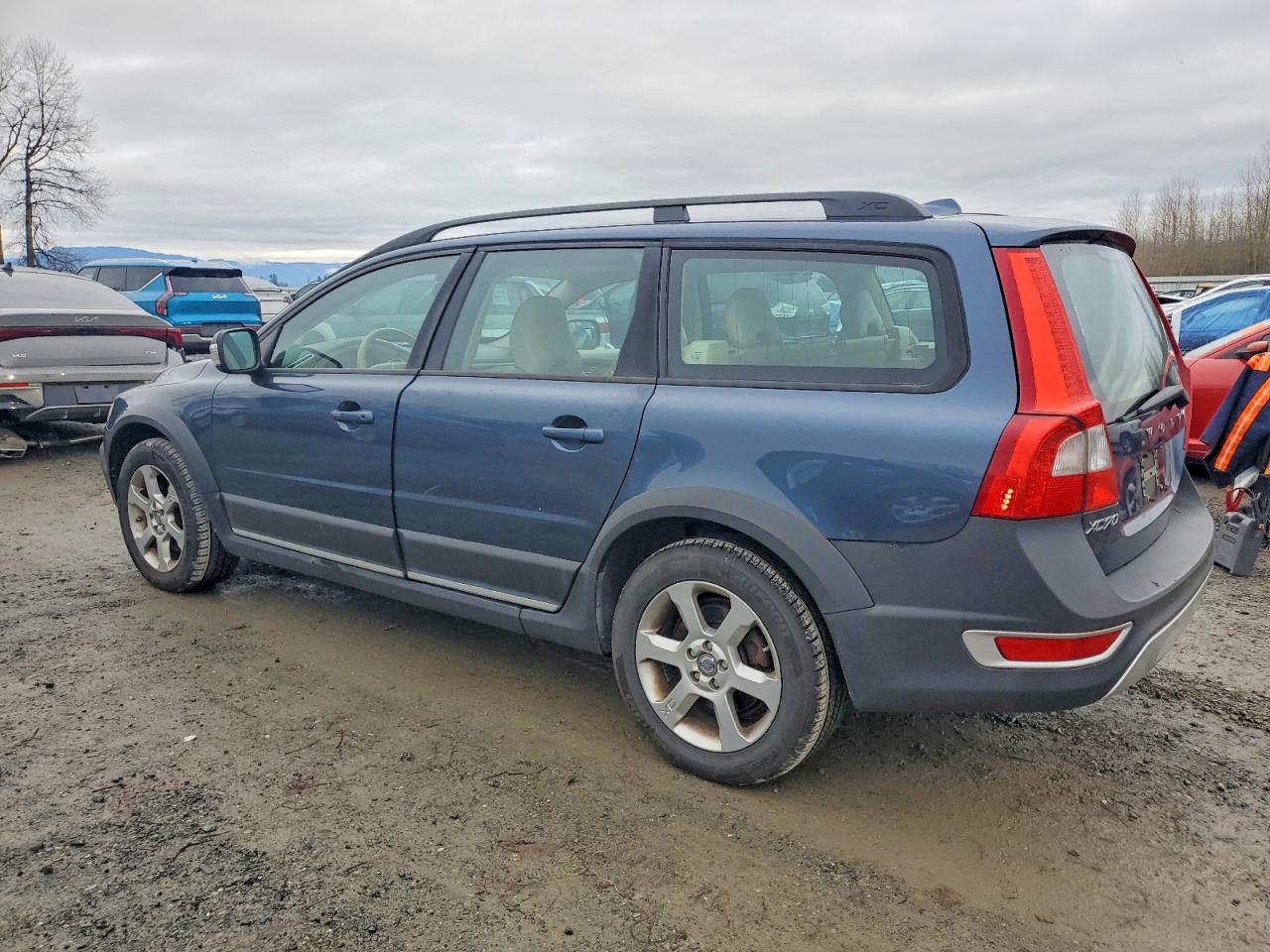 2008 VOLVO XC70 photo 2