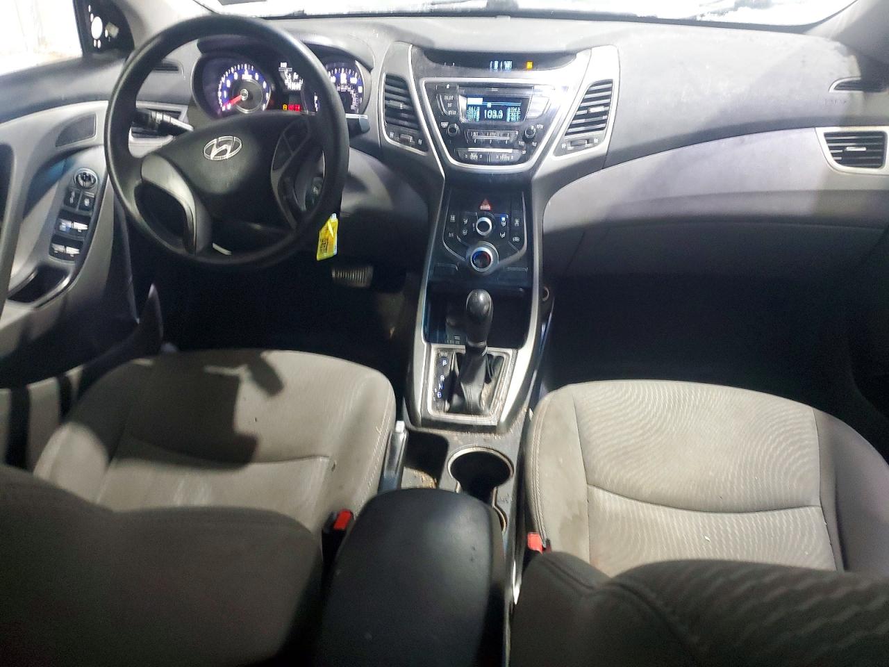 2016 HYUNDAI ELANTRA SE photo 8