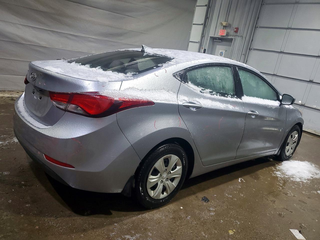 2016 HYUNDAI ELANTRA SE photo 3