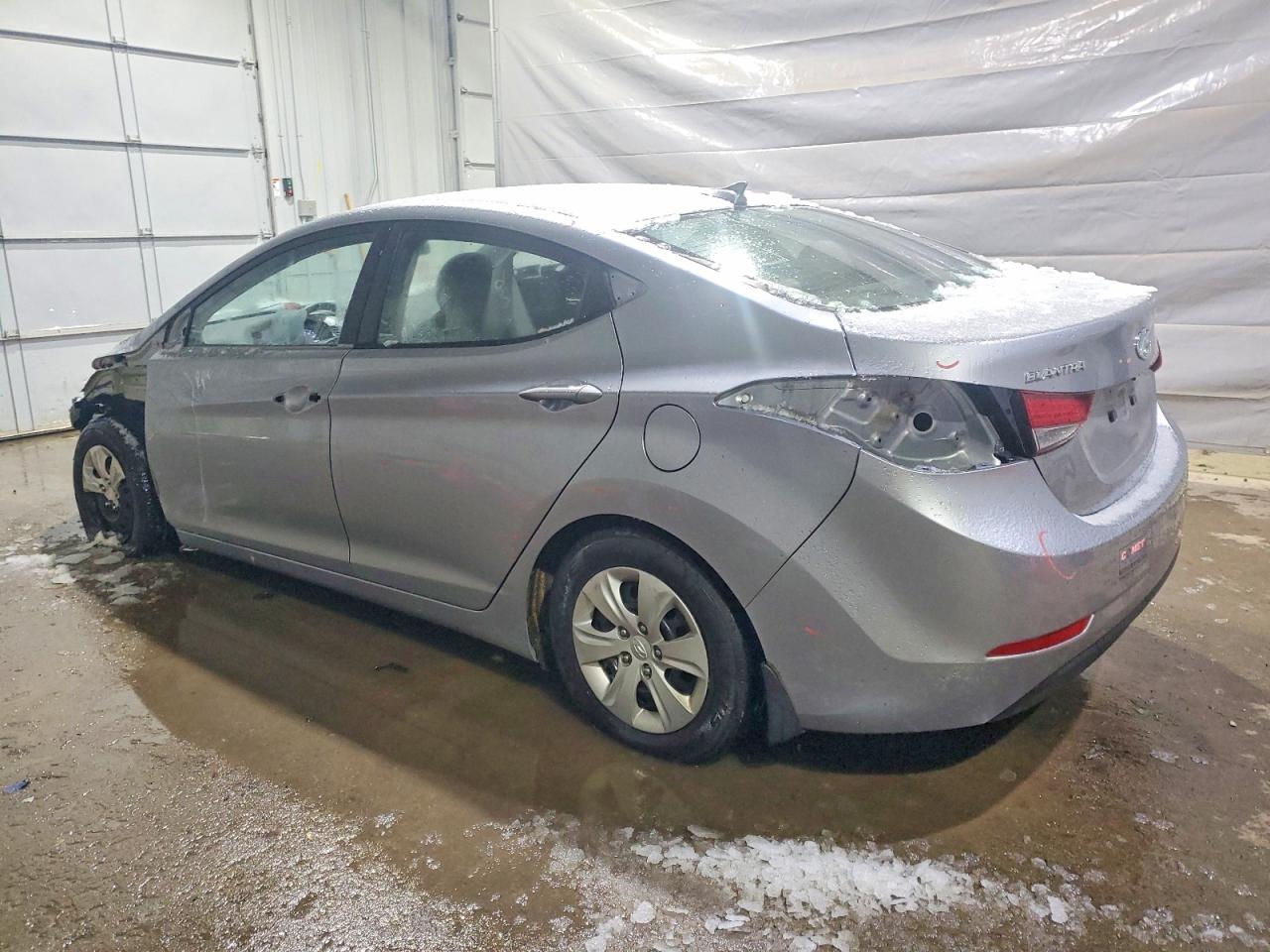 2016 HYUNDAI ELANTRA SE photo 2
