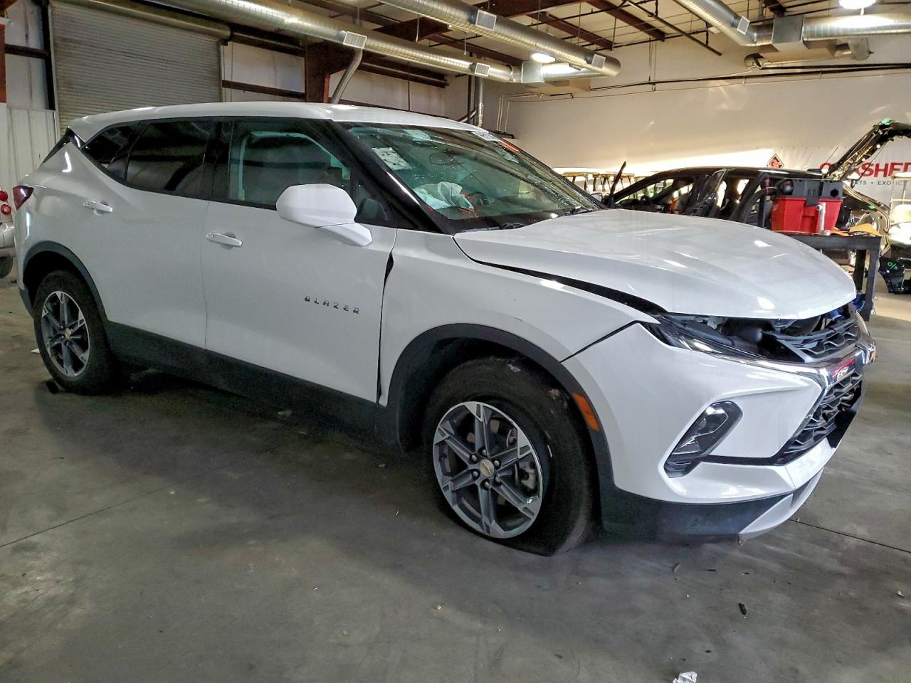 2025 CHEVROLET BLAZER 2LT photo 4