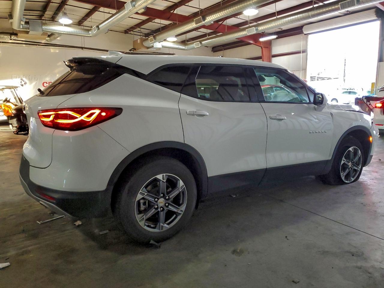 2025 CHEVROLET BLAZER 2LT photo 3