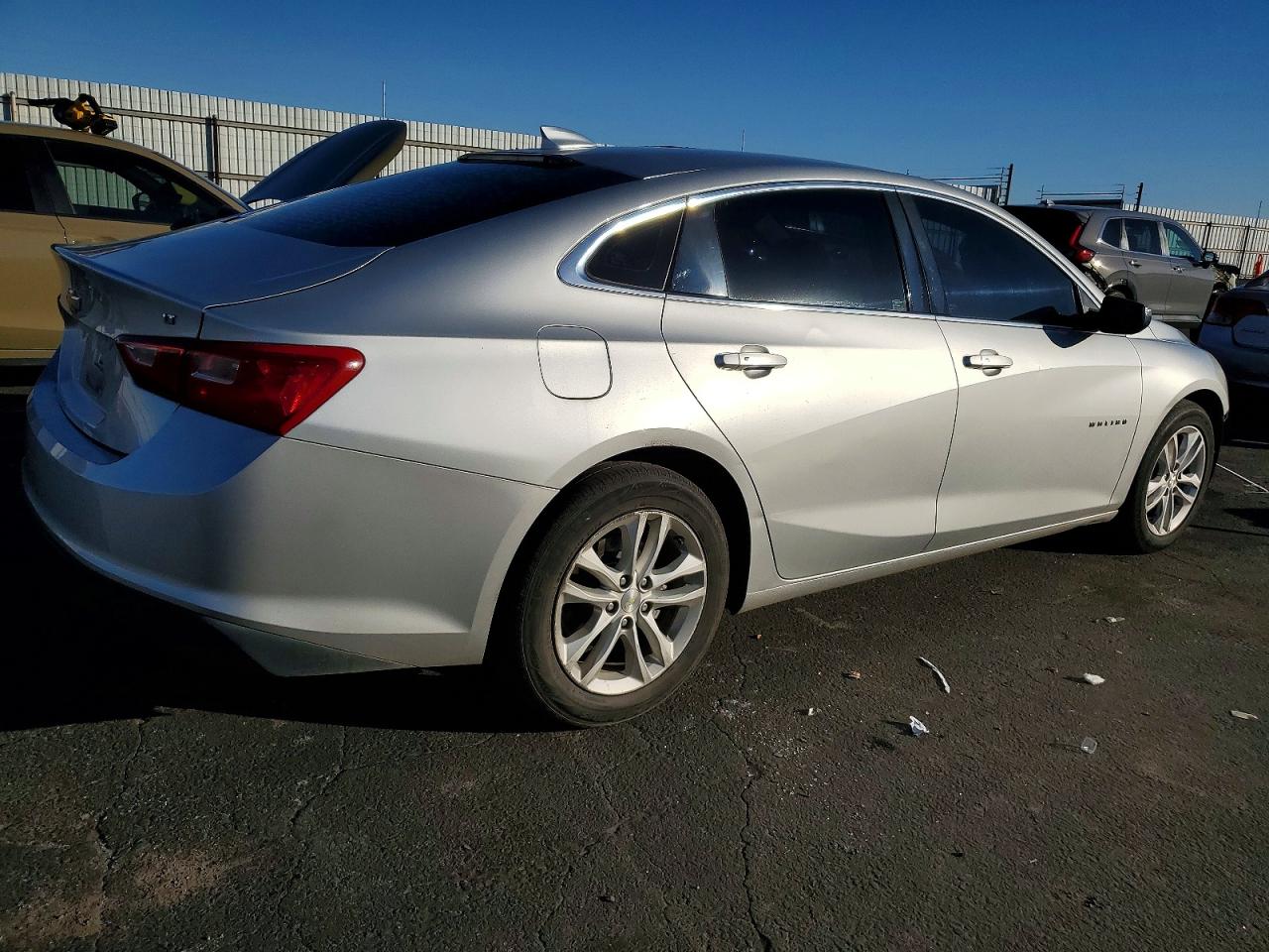 2018 CHEVROLET MALIBU LT photo 3