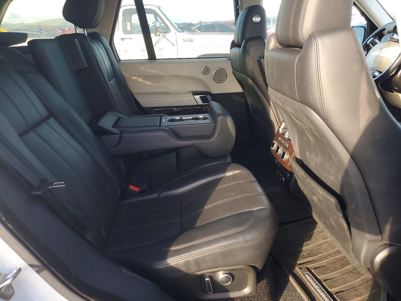 2016 LAND ROVER RANGE ROVER HSE photo 11