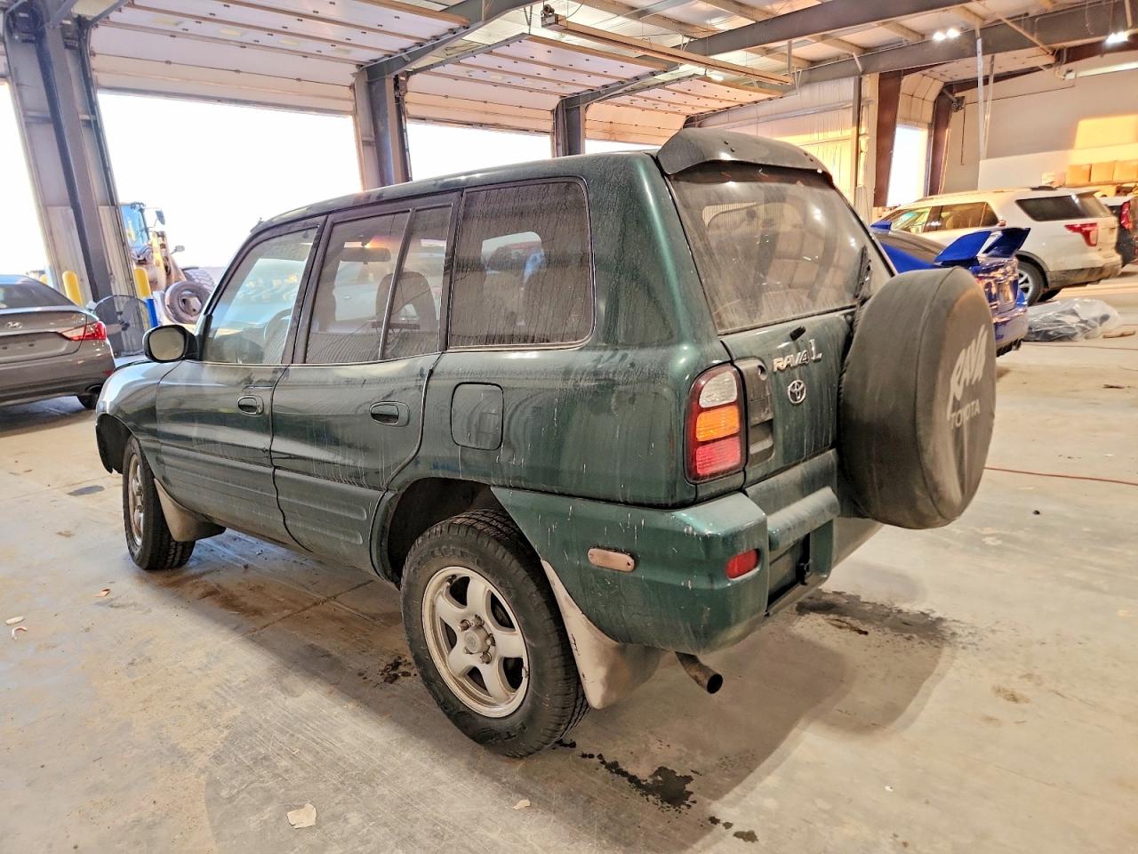 1999 TOYOTA RAV4 photo 2
