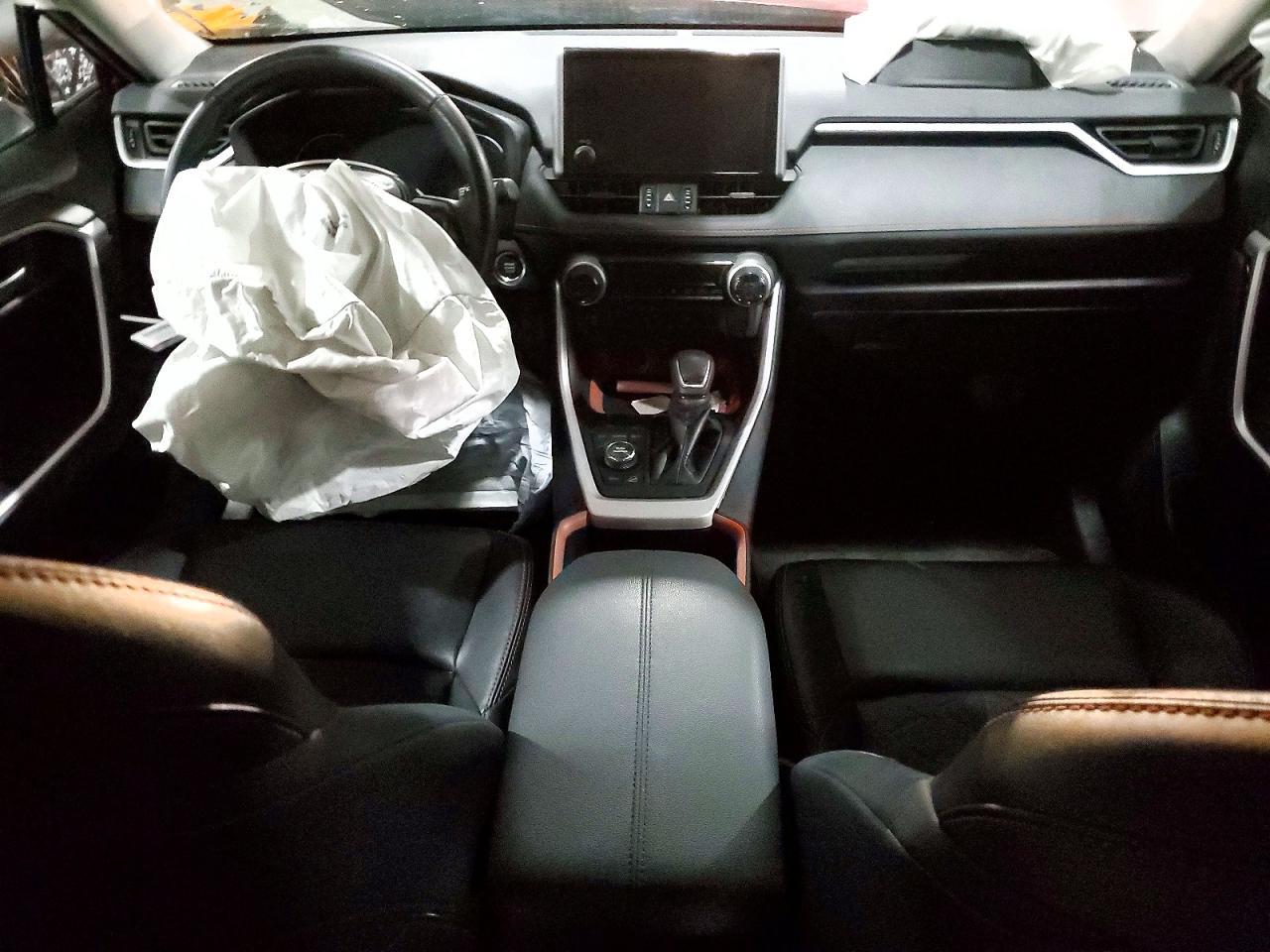 2024 TOYOTA RAV4 ADVENTURE photo 8