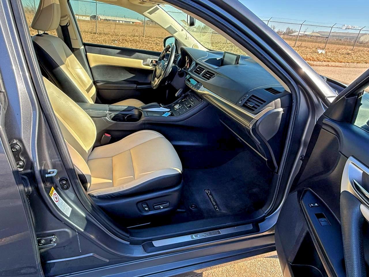 2016 LEXUS CT 200 photo 5