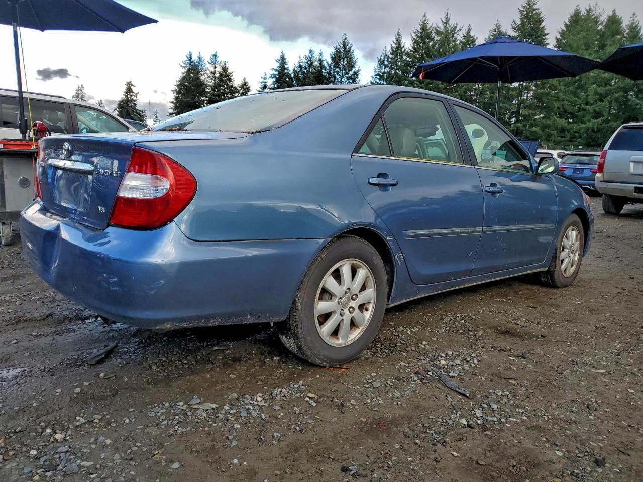 2004 TOYOTA CAMRY LE photo 3