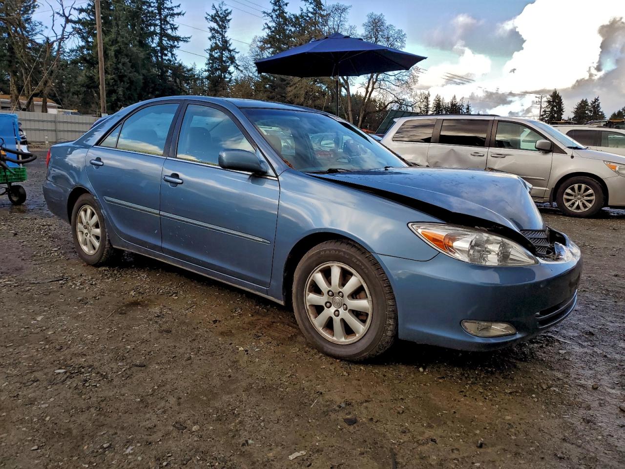 2004 TOYOTA CAMRY LE photo 4