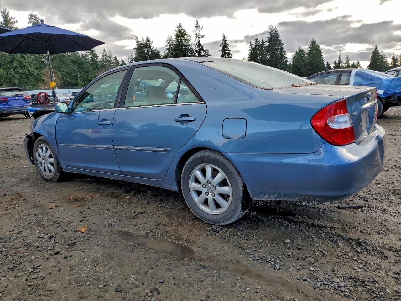 2004 TOYOTA CAMRY LE photo 2