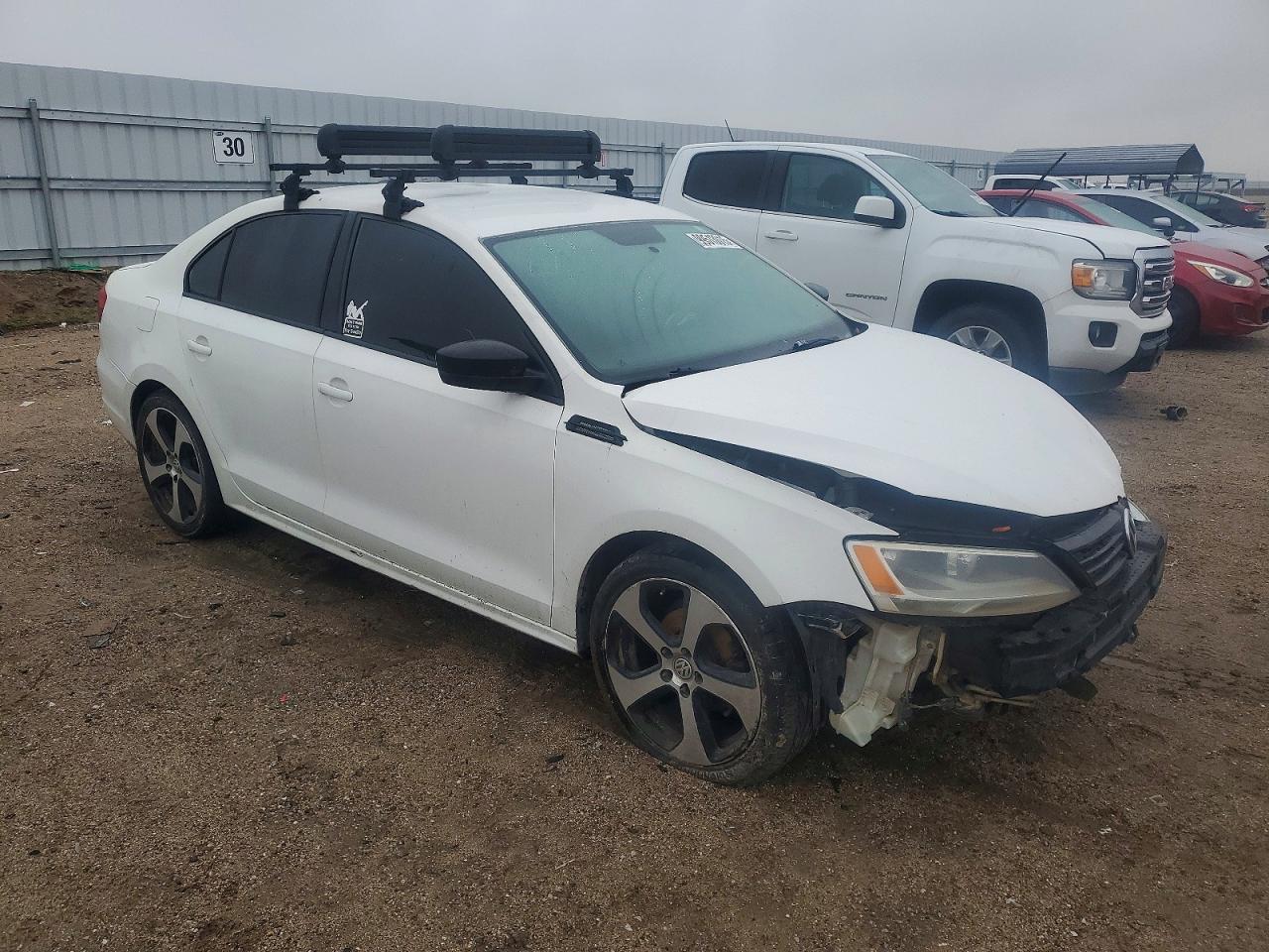 2013 VOLKSWAGEN JETTA BASE photo 4