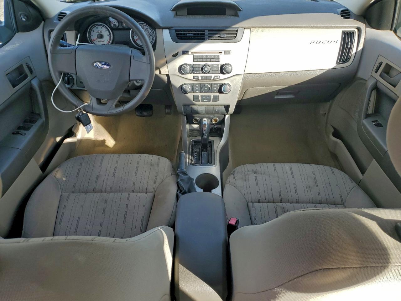 2009 FORD FOCUS SE photo 8