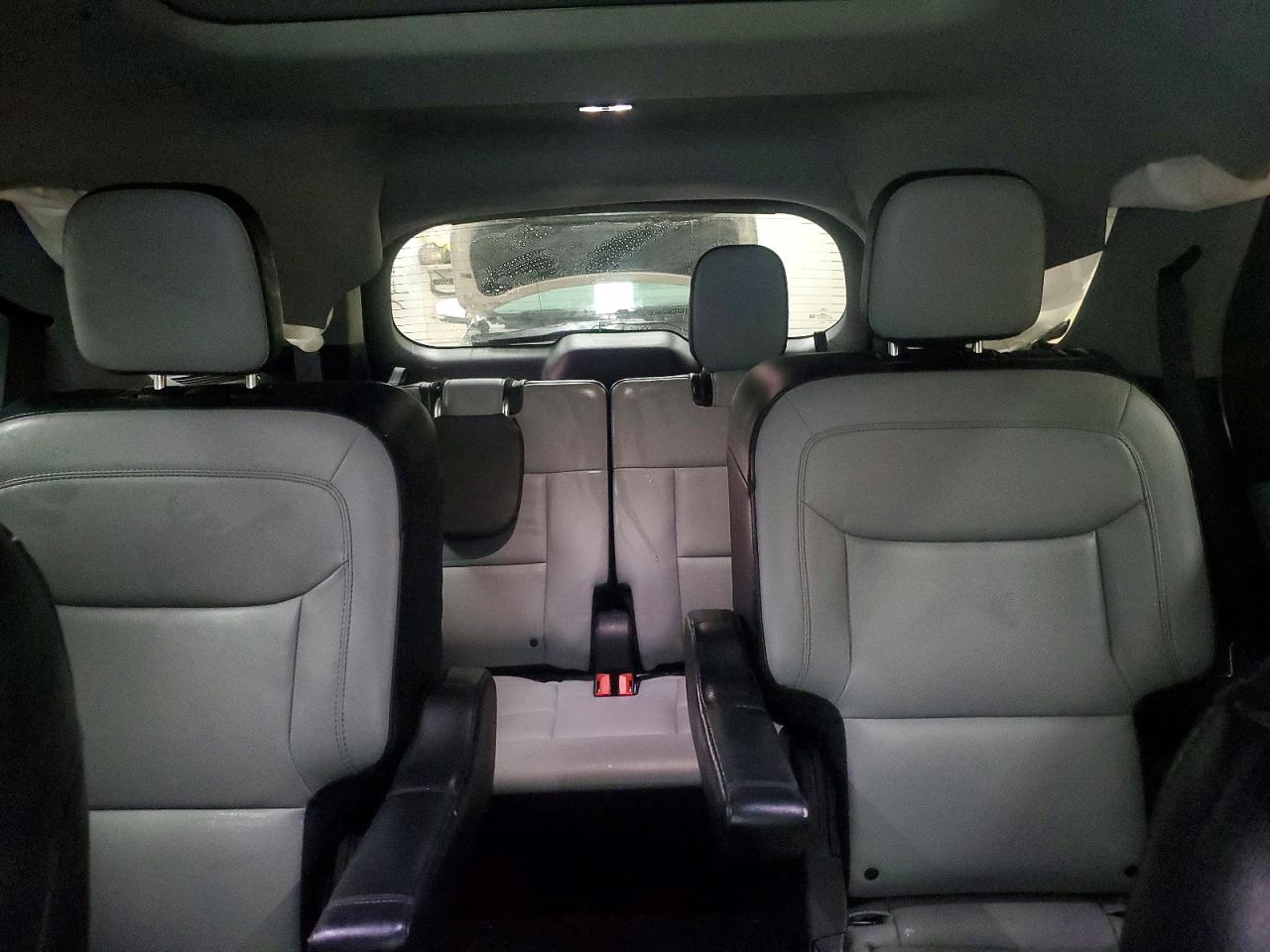 2021 FORD EXPLORER XLT photo 10