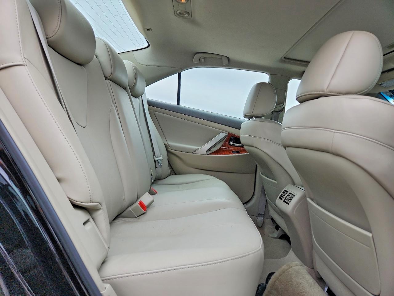 2009 TOYOTA CAMRY SE photo 10