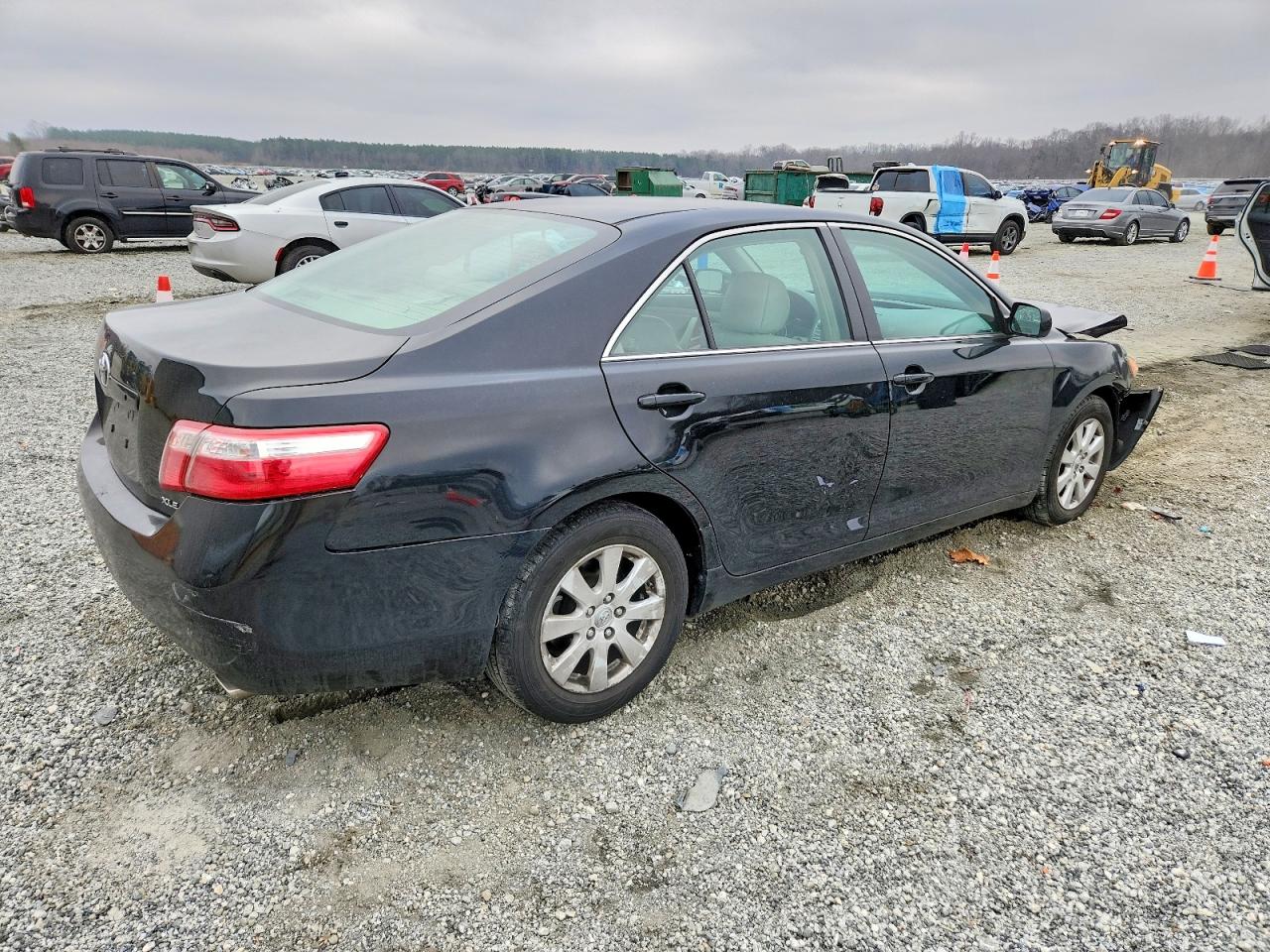 2009 TOYOTA CAMRY SE photo 3