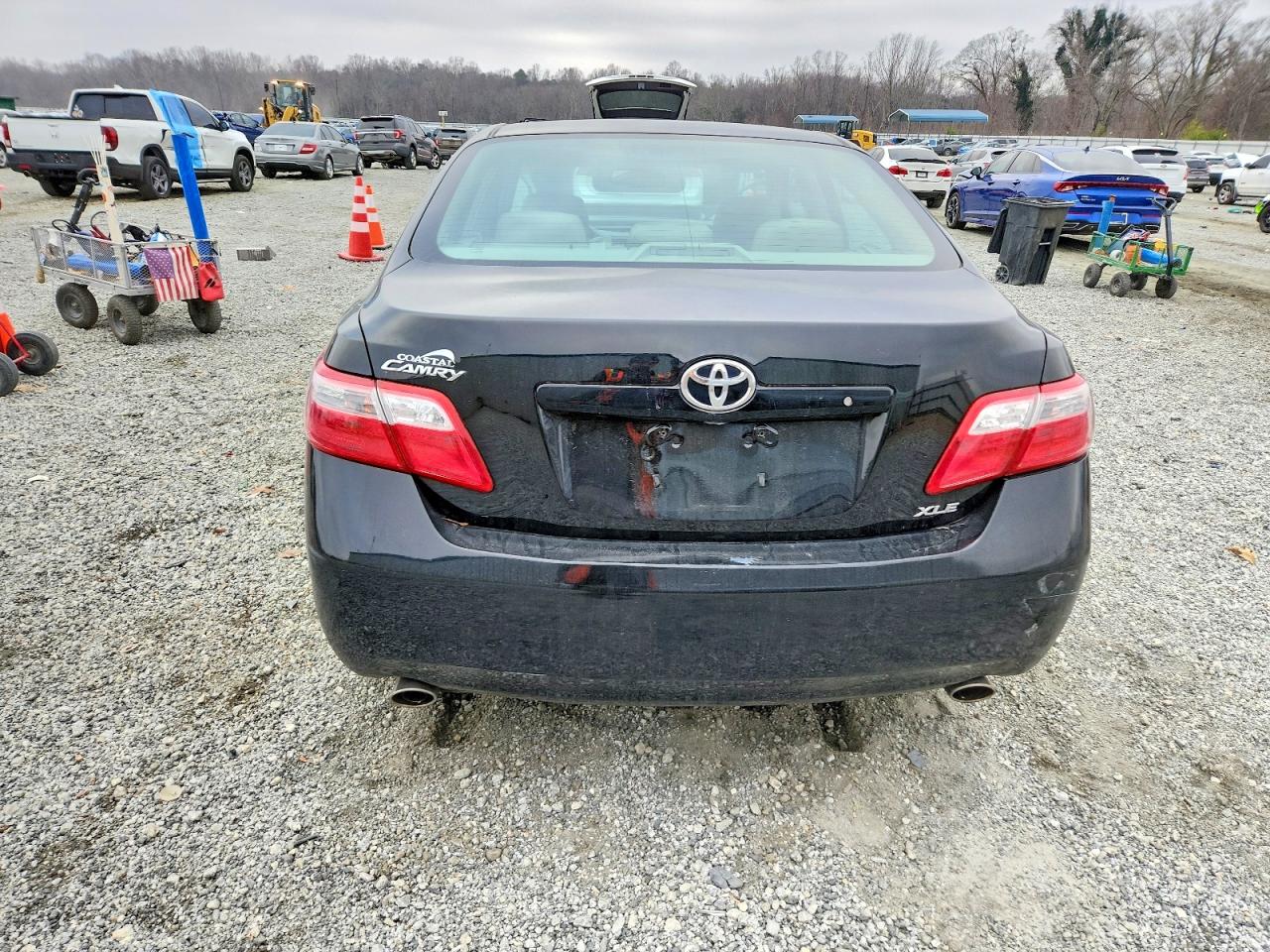 2009 TOYOTA CAMRY SE photo 6