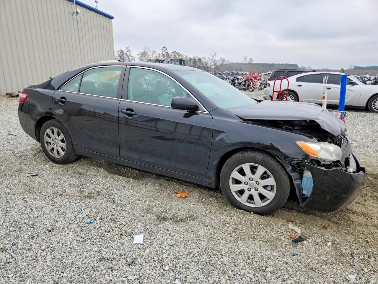 2009 TOYOTA CAMRY SE photo 4