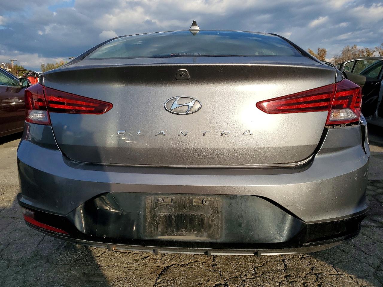 2020 HYUNDAI ELANTRA SEL photo 6