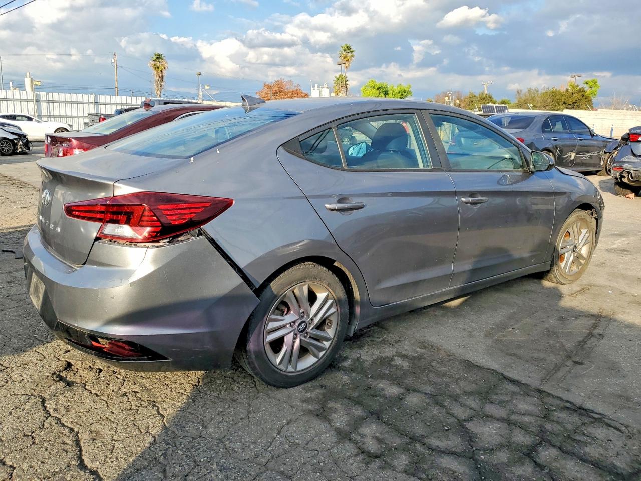 2020 HYUNDAI ELANTRA SEL photo 3